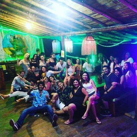 Iguana Beach House Hostel มอนตาญิตาร์ ภายนอก รูปภาพ