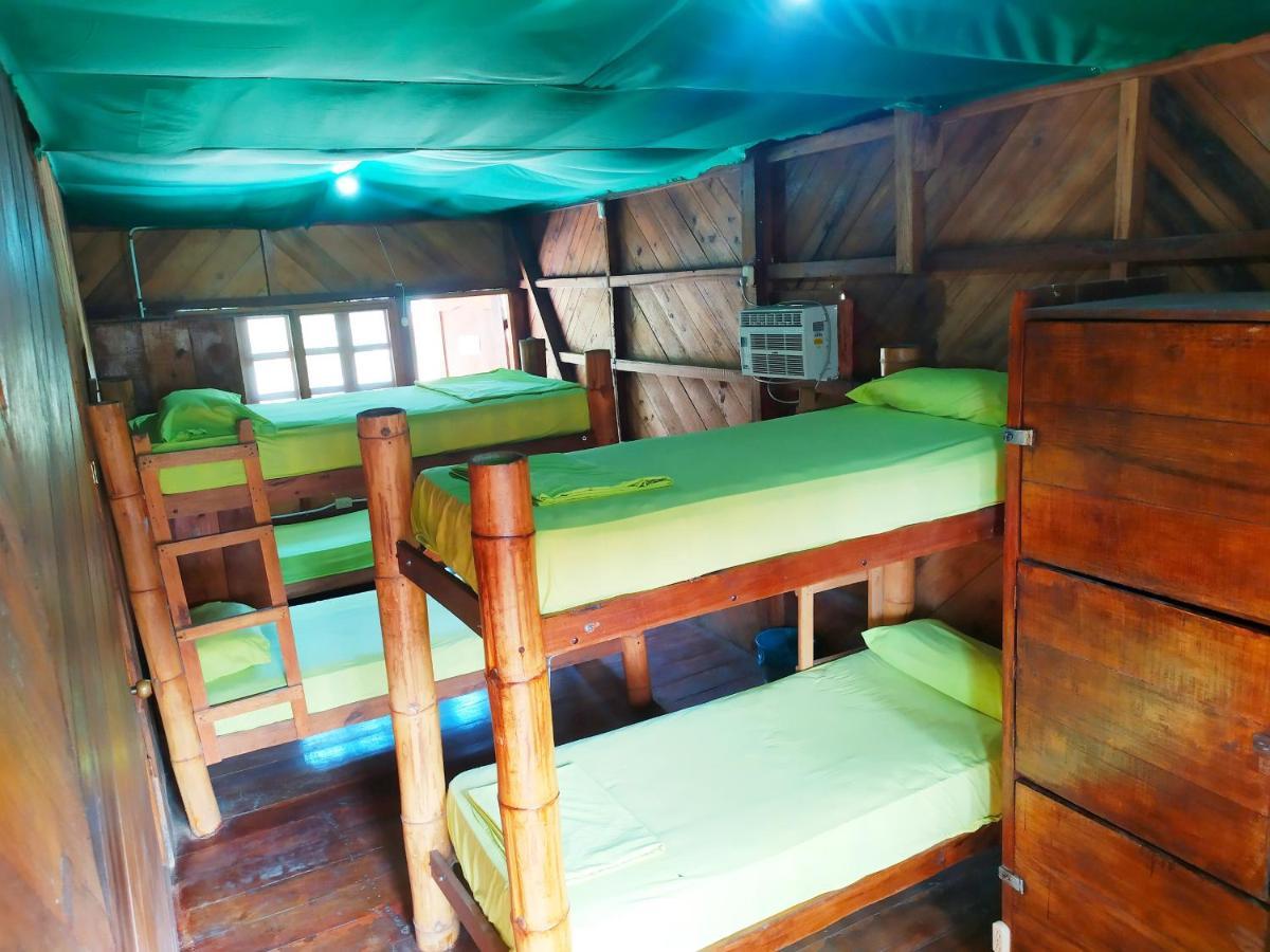 Iguana Beach House Hostel มอนตาญิตาร์ ภายนอก รูปภาพ