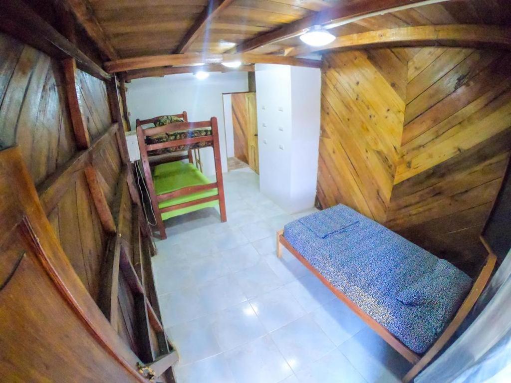 Iguana Beach House Hostel มอนตาญิตาร์ ภายนอก รูปภาพ