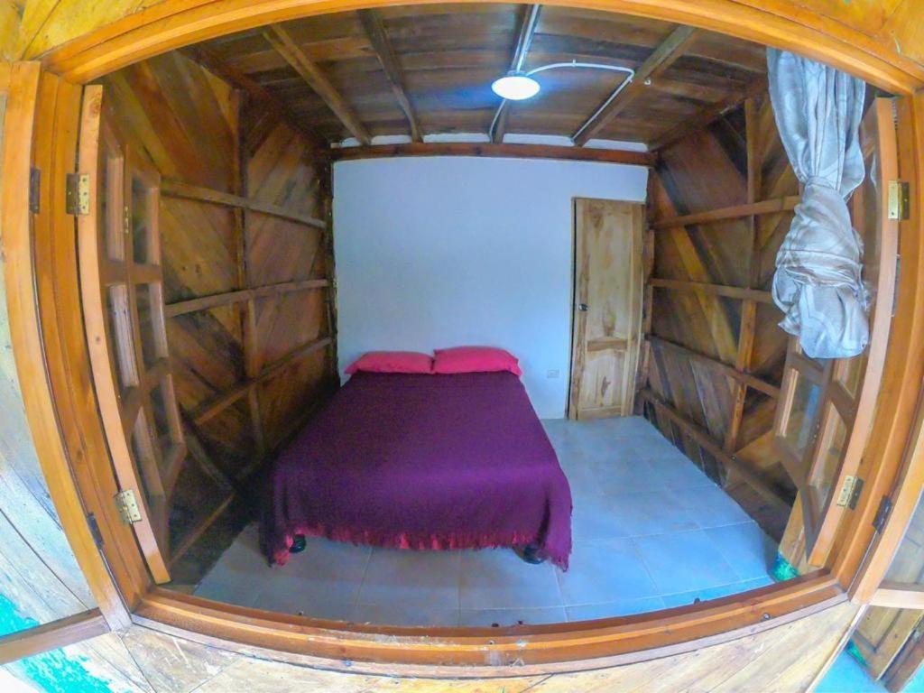 Iguana Beach House Hostel มอนตาญิตาร์ ภายนอก รูปภาพ