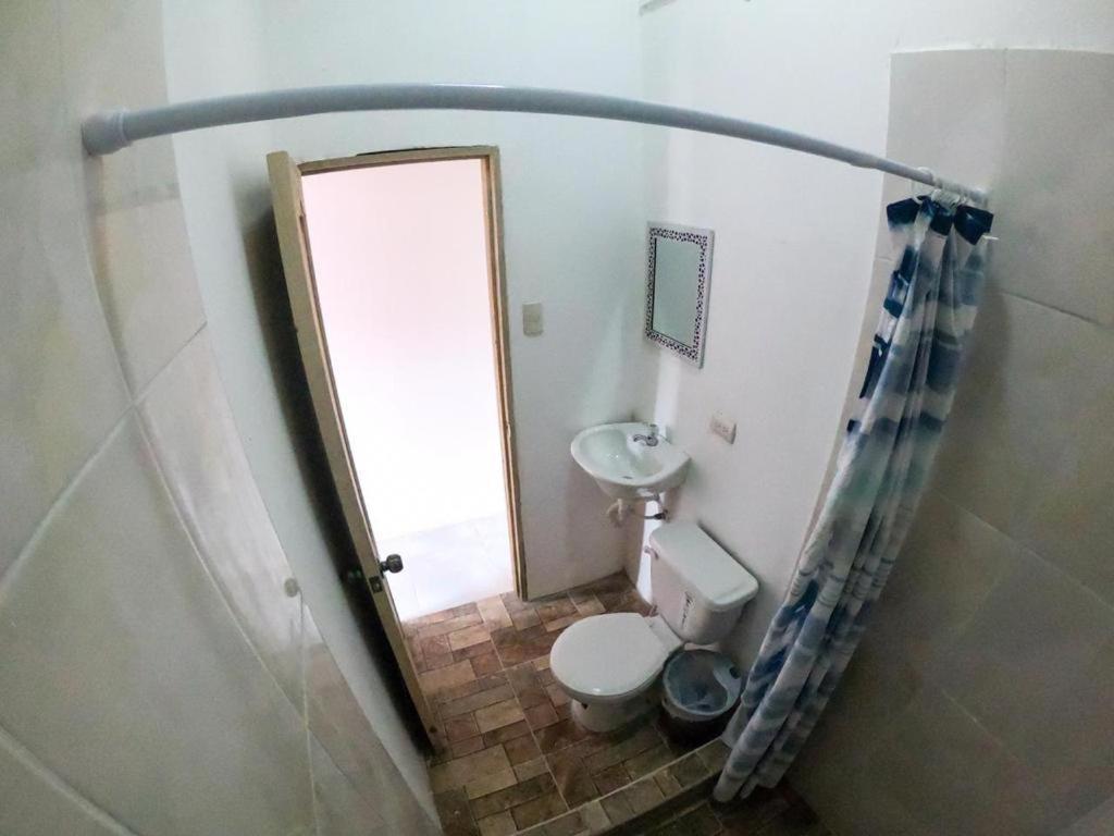 Iguana Beach House Hostel มอนตาญิตาร์ ภายนอก รูปภาพ
